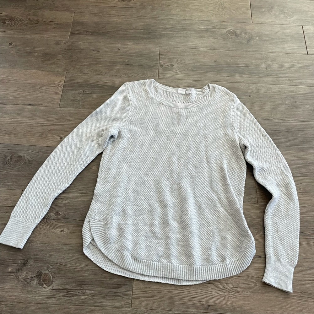 Gray GAP sweater